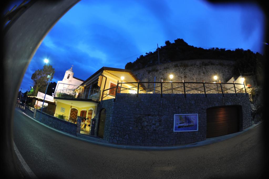 La Mela Blu Bed & Breakfast ฟูโรเร ภายนอก รูปภาพ